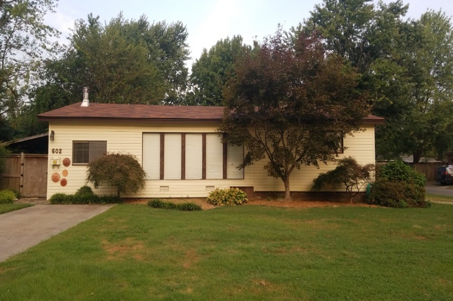 Harve St, Springdale, AR 72762