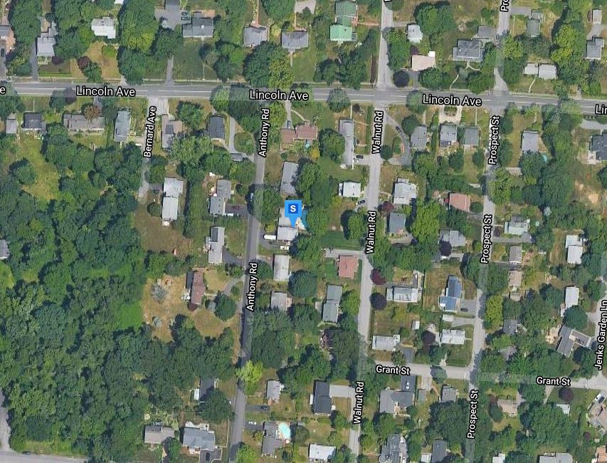 Anthony Rd, Barrington, RI 02806