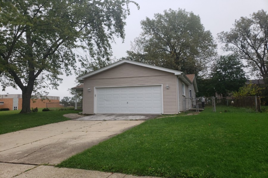 Blackhawk Dr, University Park, IL 60484 #1