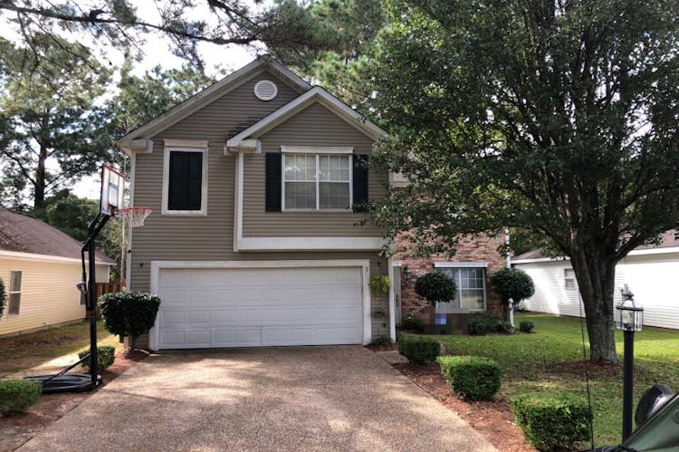 212 Pinewood Drive Hattiesburg, MS 39402, Lamar County