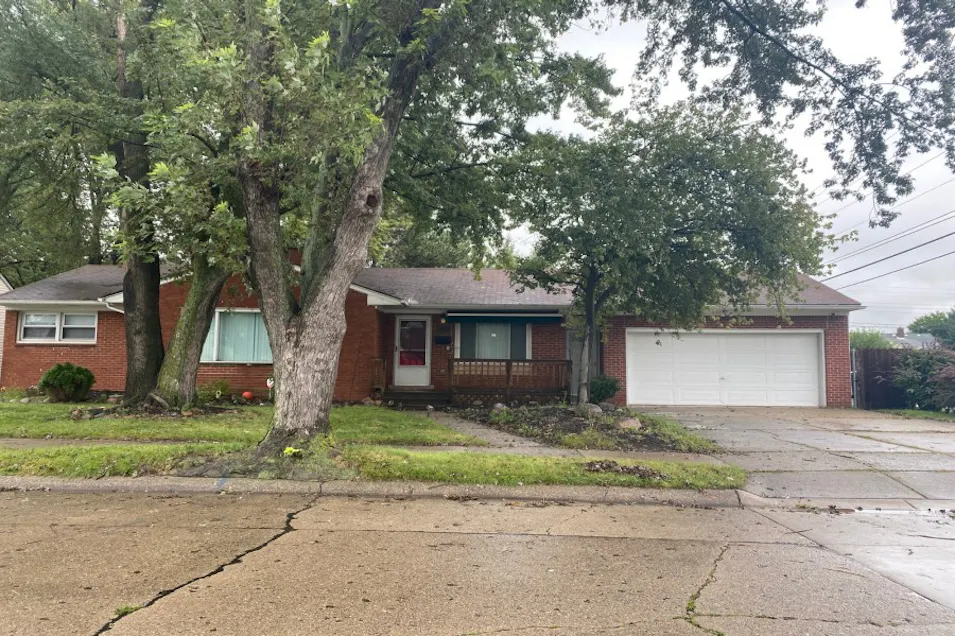 24510 Dale Ave Eastpointe, MI 48021, Macomb County