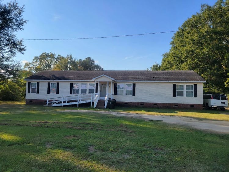 206 South Jefferson Street Mount Olive, NC 28365, Wayne County