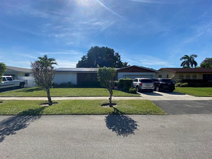 12th Ct, Lauderhill, FL 33313