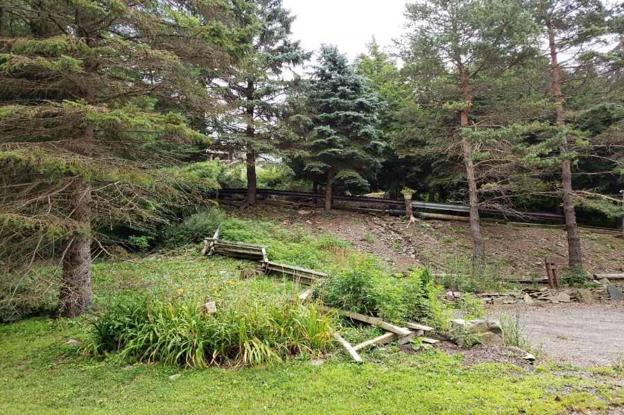 Alpine Heights Rd, Champion, PA 15622