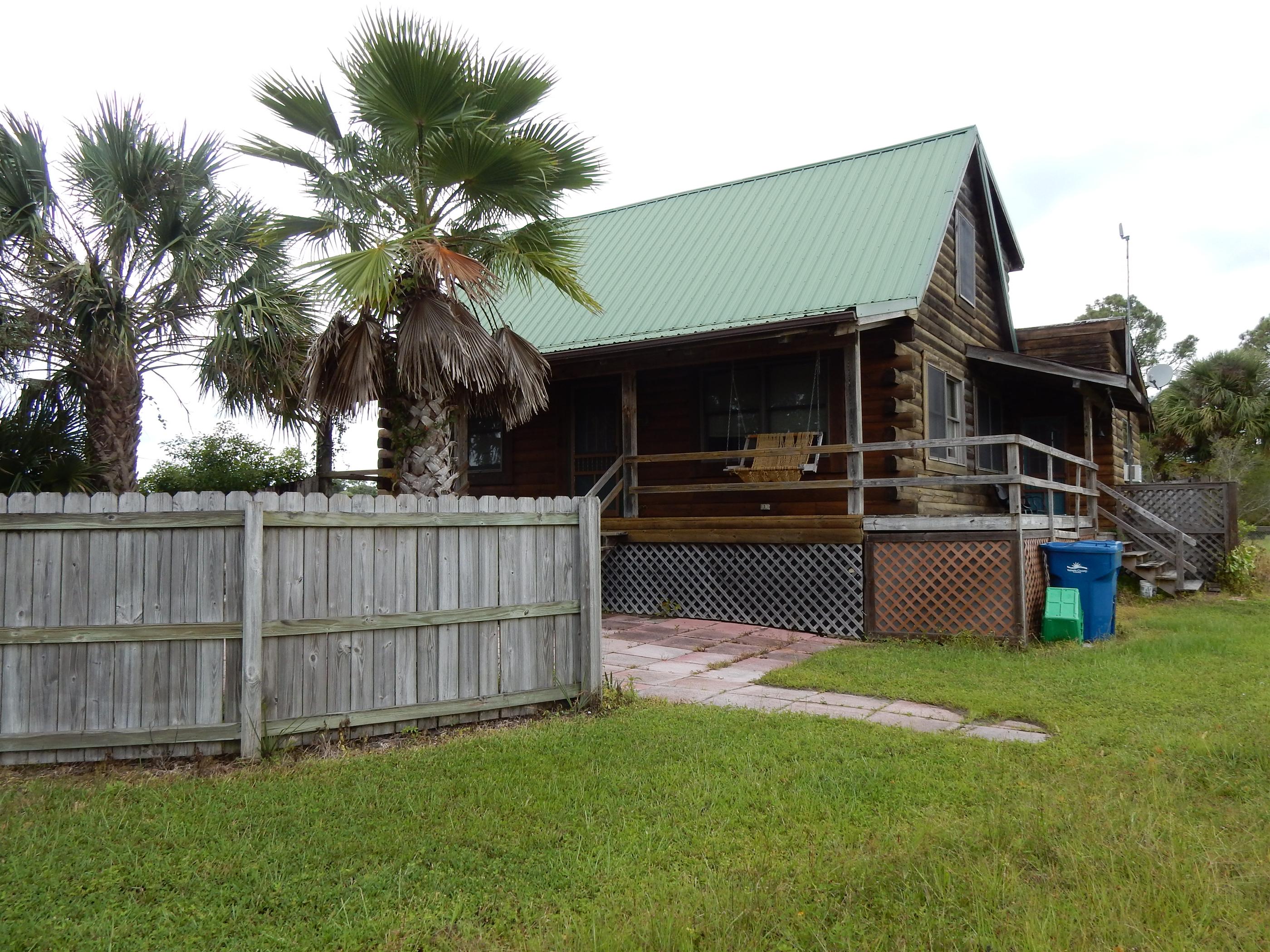 Niatross St, Astor, FL 32102