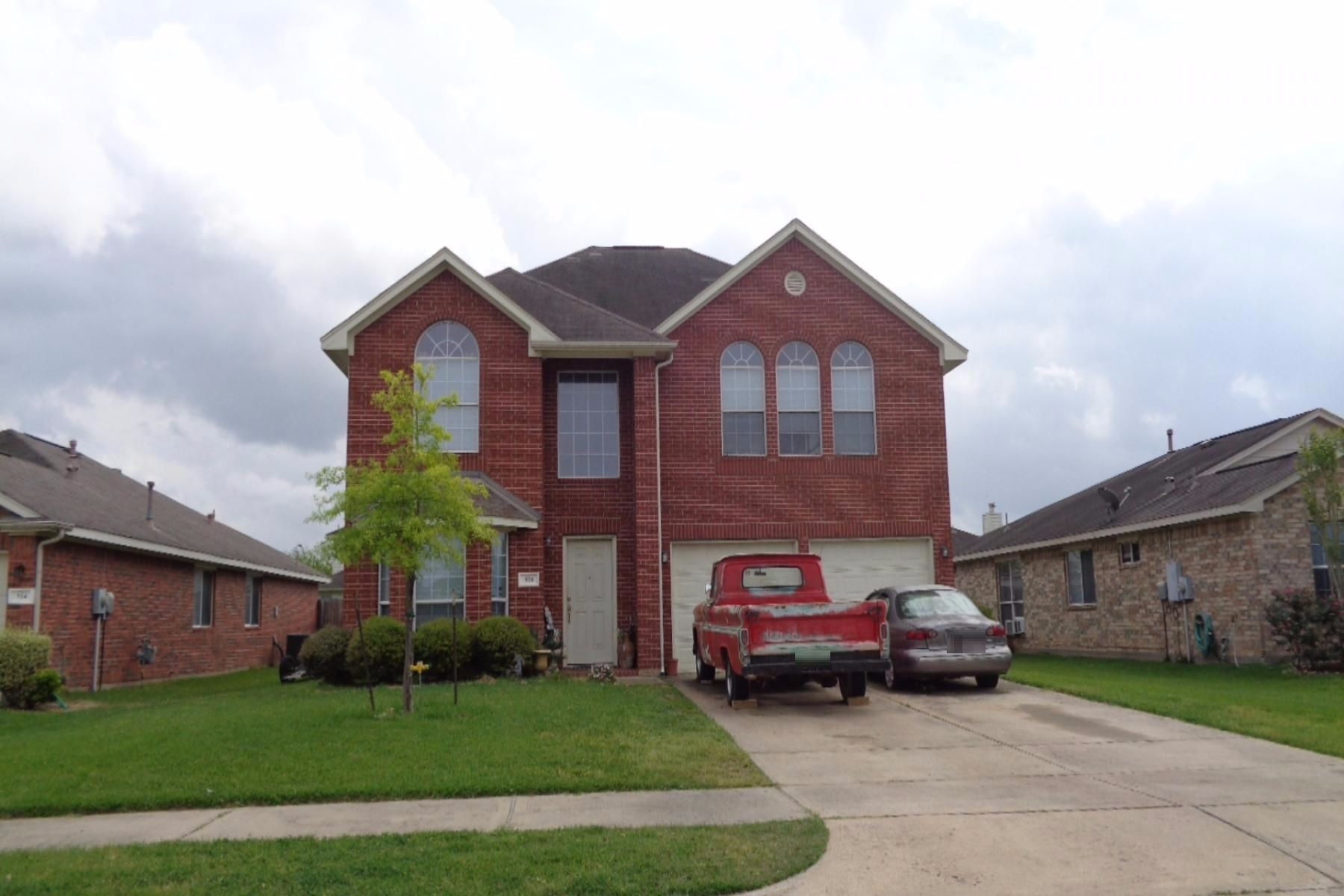 Rosa Del Villa Ct, Richmond, TX 77406