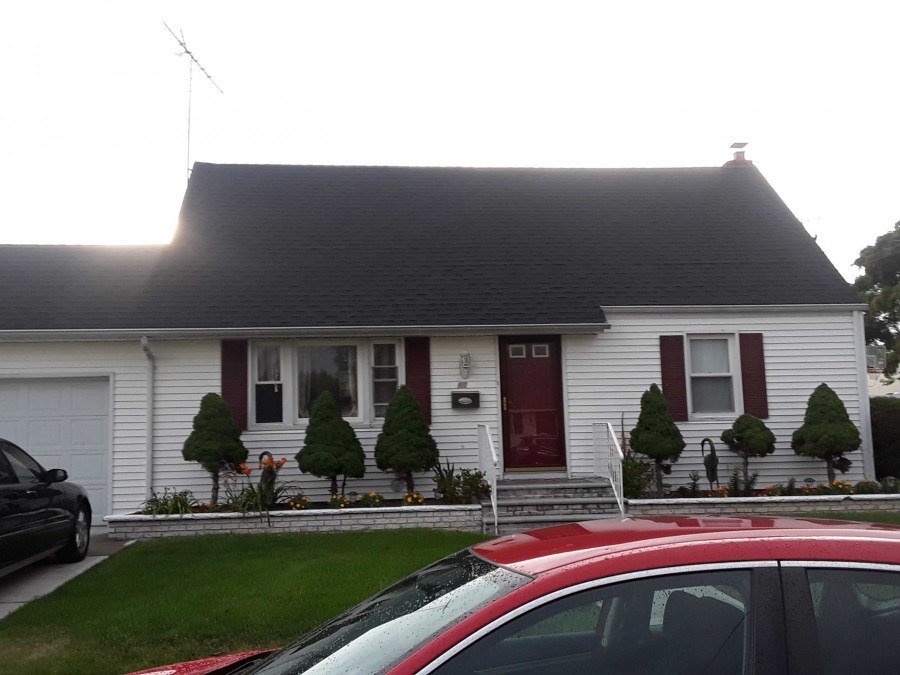 Cornwall Ln, Hicksville, NY 11801