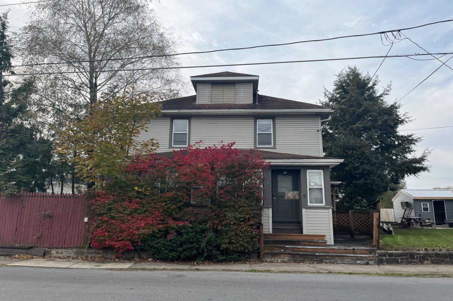 Shakespeare Ave, Milton, PA 17847