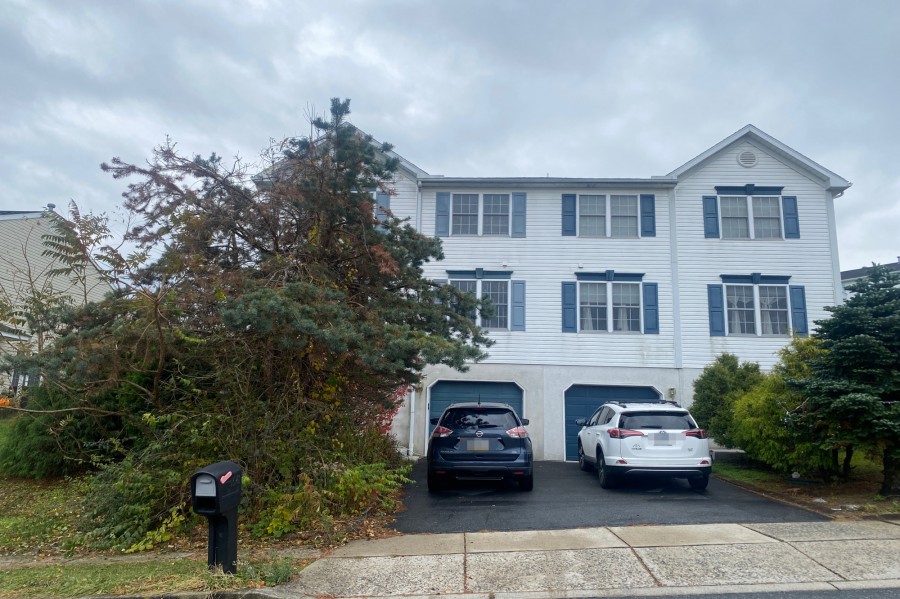 Huron Dr, Reading, PA 19608