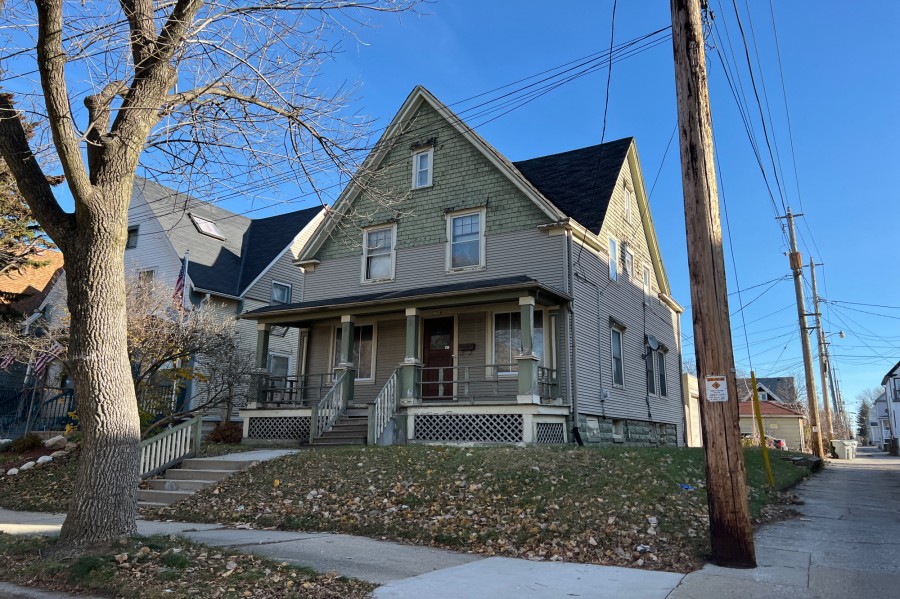 32nd St, Milwaukee, WI 53208 #1