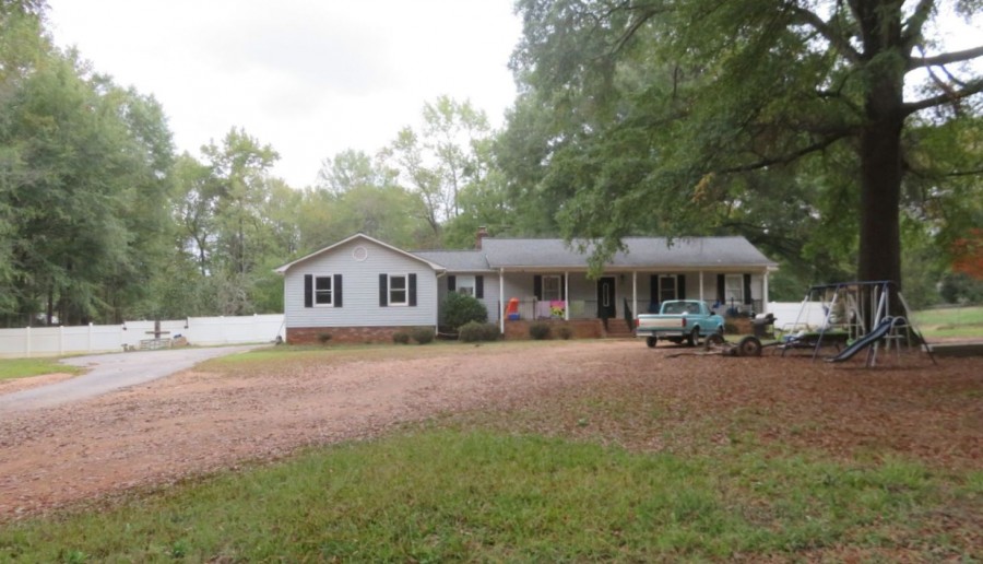 Setzler Rd, Laurens, SC 29360