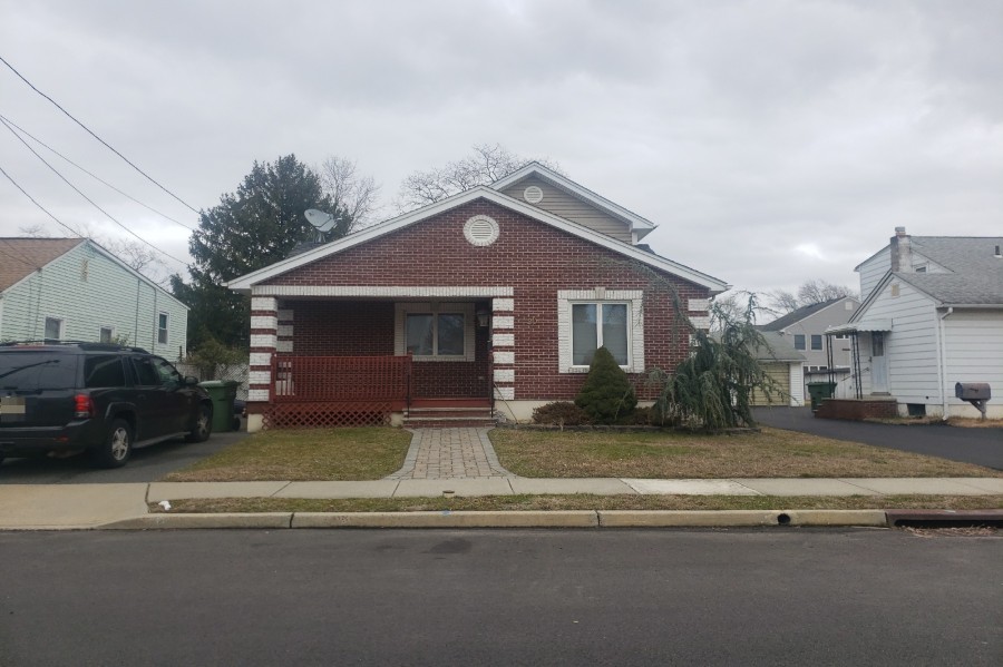 Eisenhower Dr, Sayreville, NJ 08872