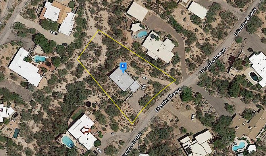 Camino Bosque , Tucson, AZ 85718