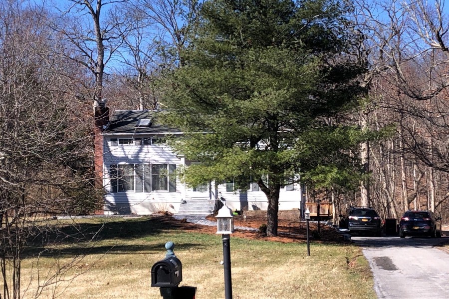 Shaker Ln, Hyde Park, NY 12538