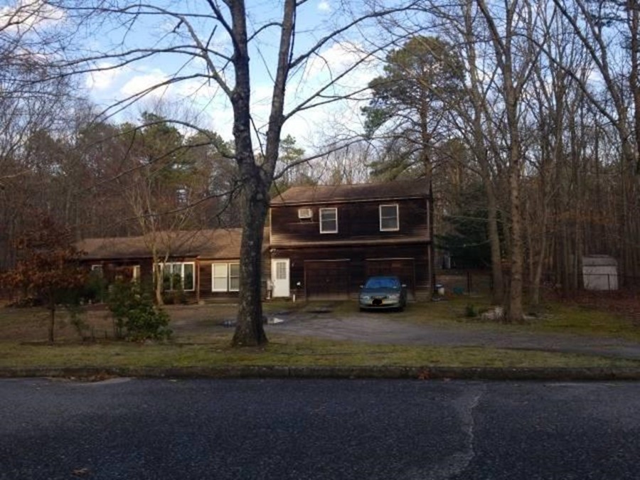 Fairway Dr, Manorville, NY 11949