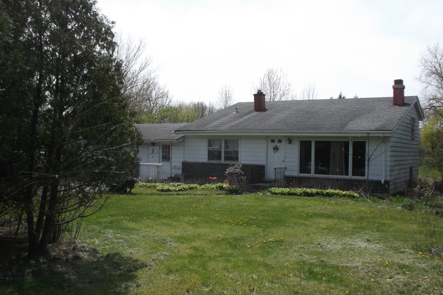 Heathercliff Dr, Libertyville, IL 60048