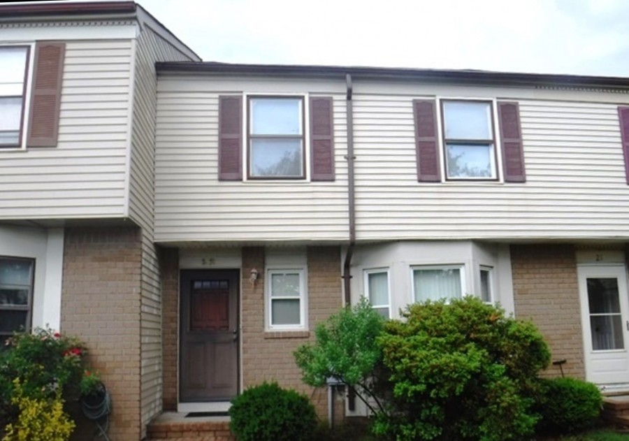 Daisy Ct, Sayreville, NJ 08872