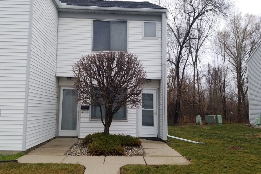 Rosebud Ln, Mount Clemens, MI 48043