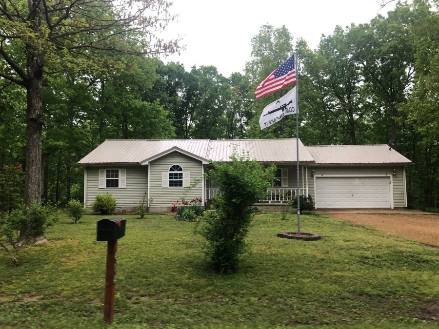 Honeysuckle Ln, Hohenwald, TN 38462