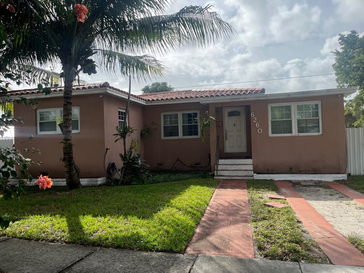 6260 NW 39th Ter Virginia Gardens, FL 33166, Miami-Dade County