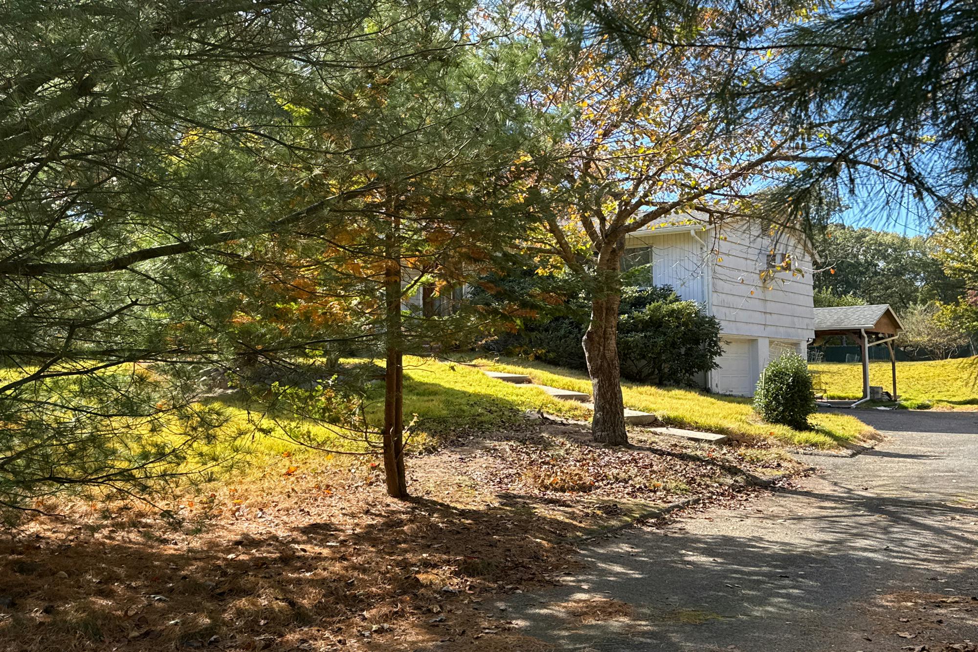 Dalewood Dr, Suffern, NY 10901
