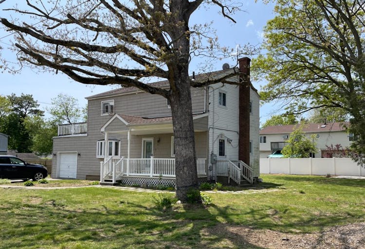 98 S 30th St, Wyandanch, NY, 11798, USA