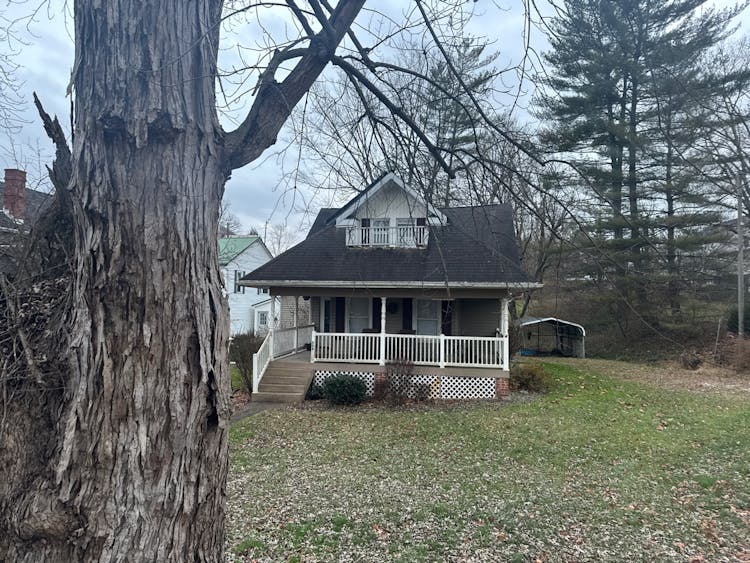 336 North Kennebec Avenue McConnelsville, OH 43756, Morgan County