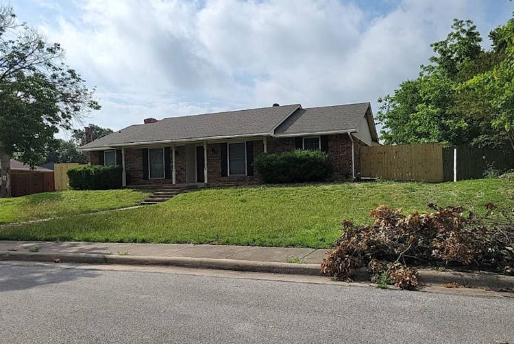 108 Connie Drive Desoto, TX 75115, Dallas County