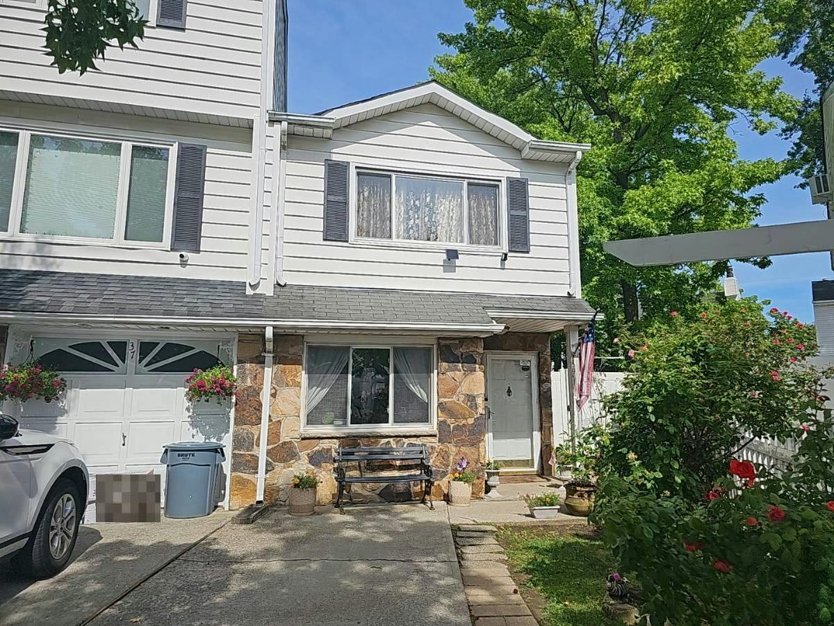 Poets Cir, Staten Island, NY 10312