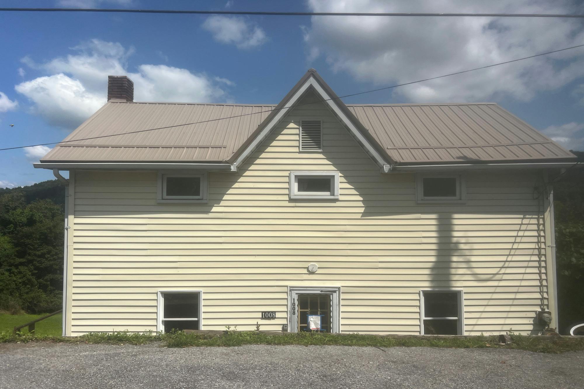 38th St, Northern Cambria, PA 15714