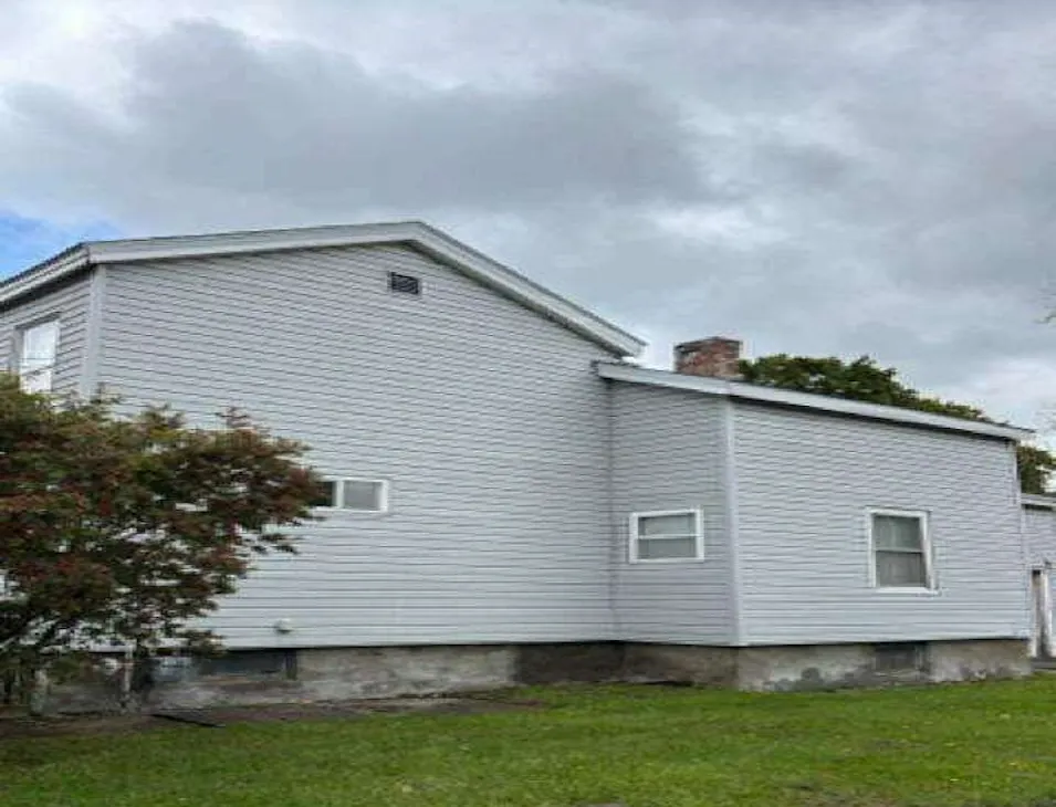1543 Neilson St Utica, NY 13501, Oneida County