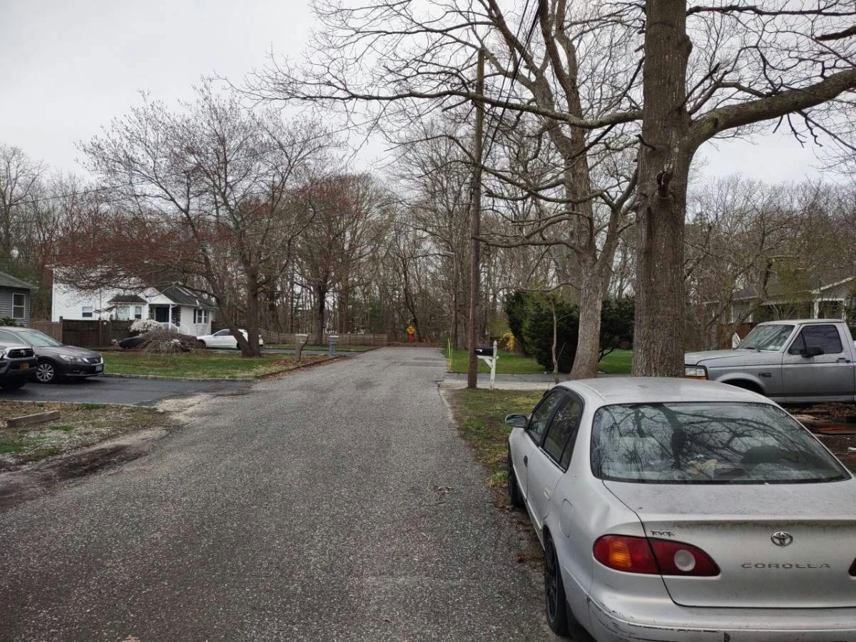 Nelson Pl, Mastic, NY 11950