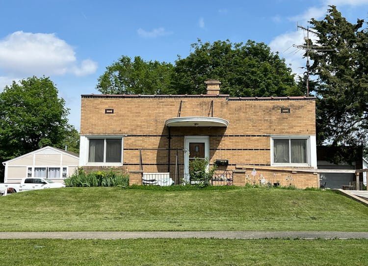 303 N Main St, Tuscola, IL, 61953, USA