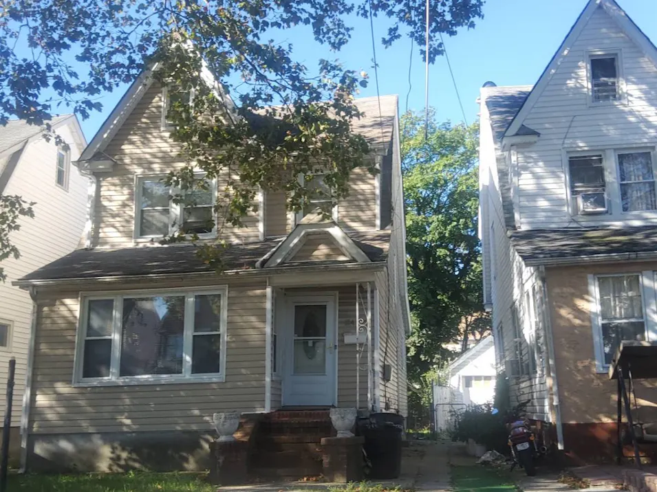 10432 203rd St Saint Albans, NY 11412, Queens County