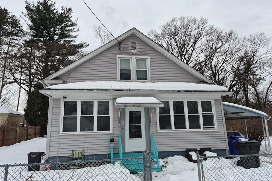 10 Saint Lawrence Avenue Springfield, MA 01104, Hampden County