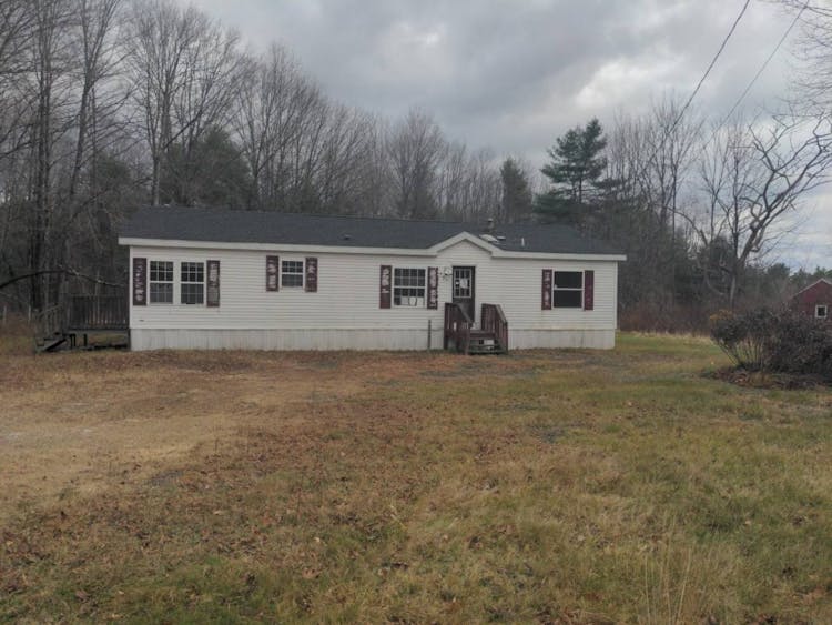 805 Sokokis Avenue Limington, ME 04049, York County