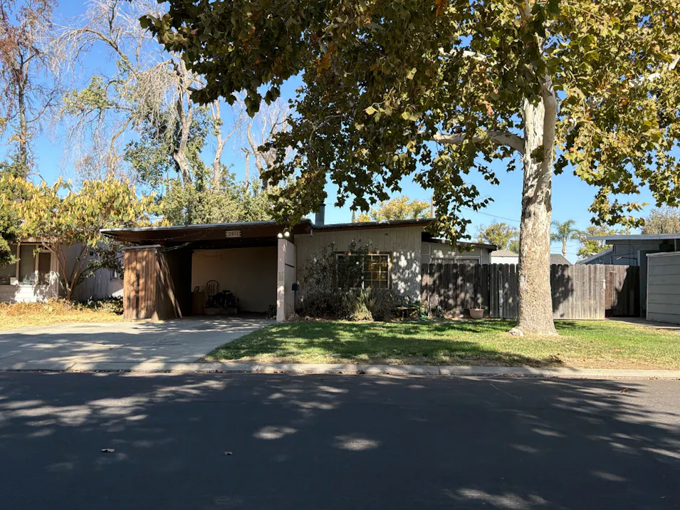 2051 Lance St Modesto, CA 95354-1742, Stanislaus County