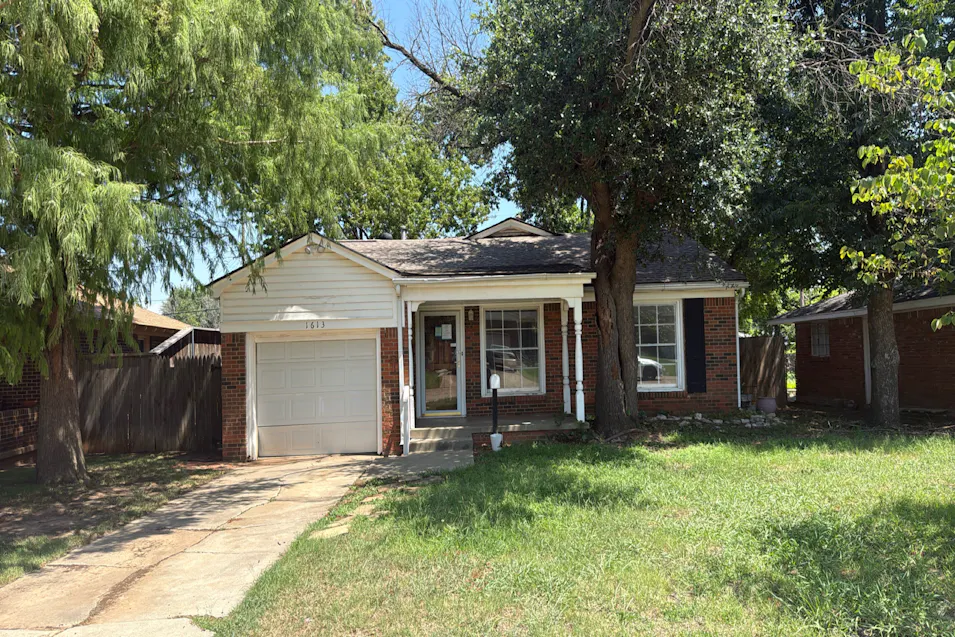 1613 Andover Ct Oklahoma City, OK 73120, Oklahoma County