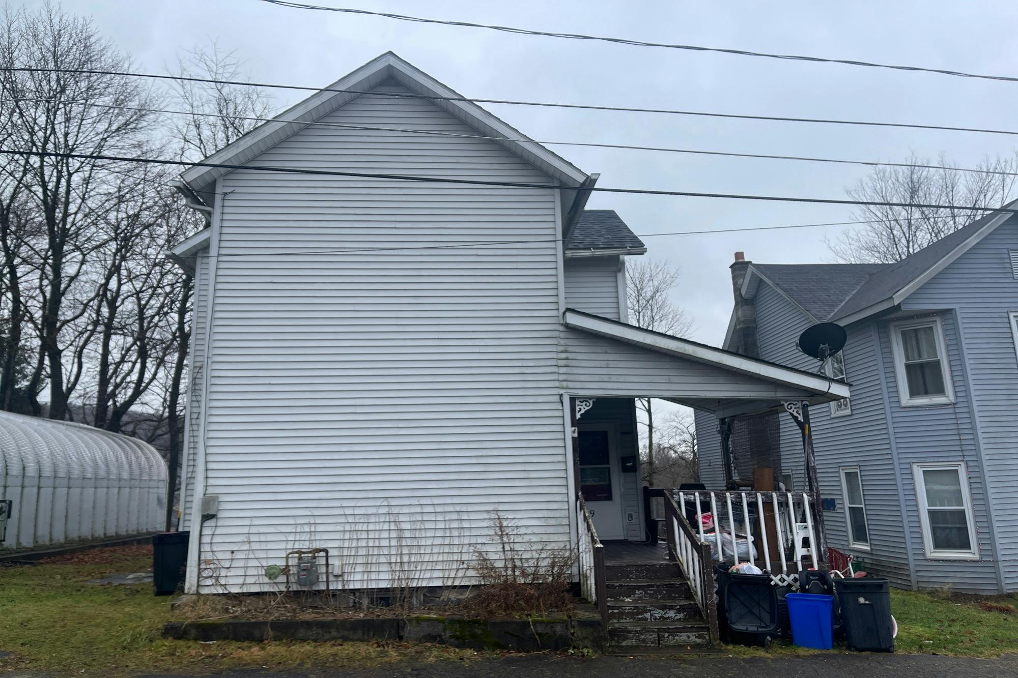 Dixon Ave, Carbondale, PA 18407