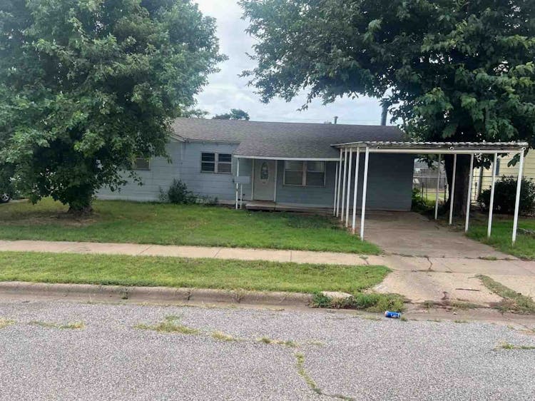 1216 E. Foster Ave. Pampa, TX 79065, Gray County