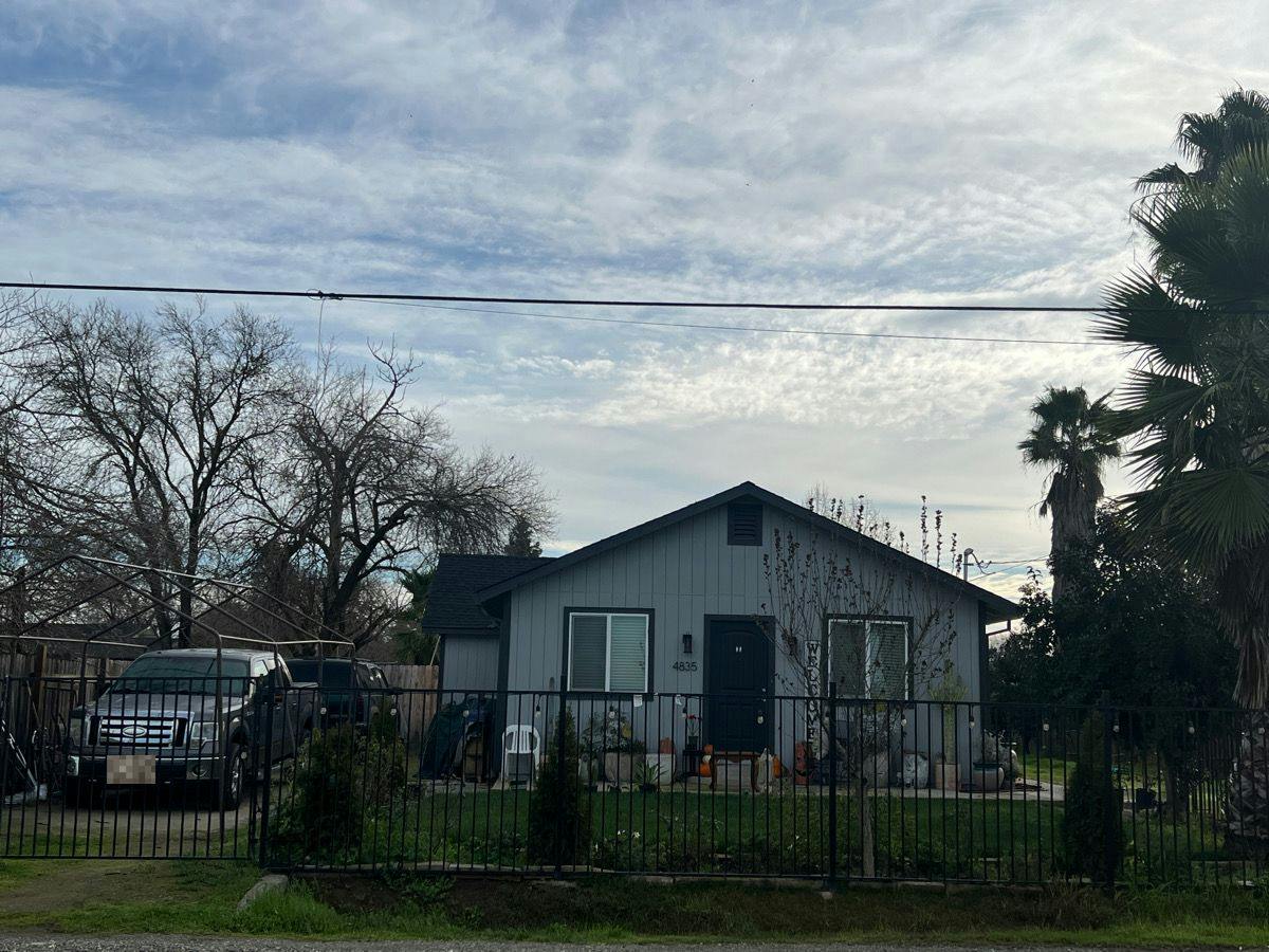 Arboga Rd, Olivehurst, CA 95961