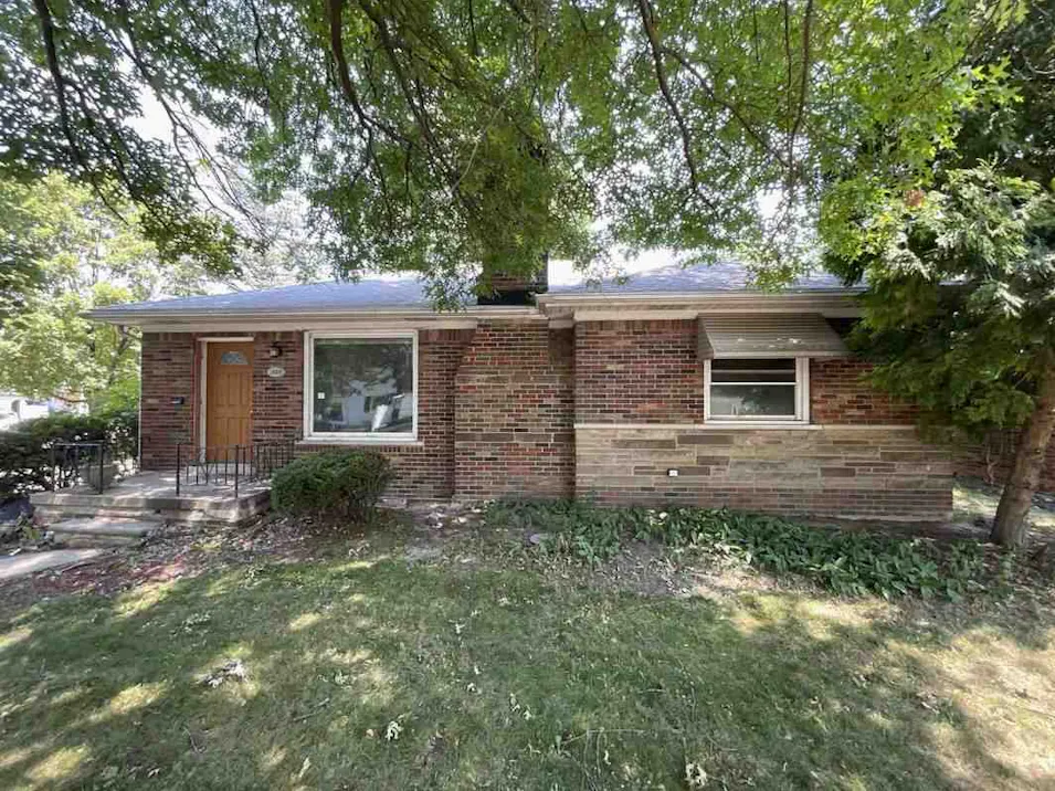 1858 Bournemouth Rd Grosse Pointe Woods, MI 48236, Wayne County