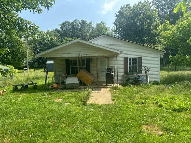 709 Hanging Limb Hwy, Crawford, TN, 38554, USA