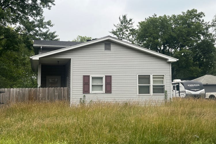 2430 Maple Dr Alpha, OH, 45301, USA