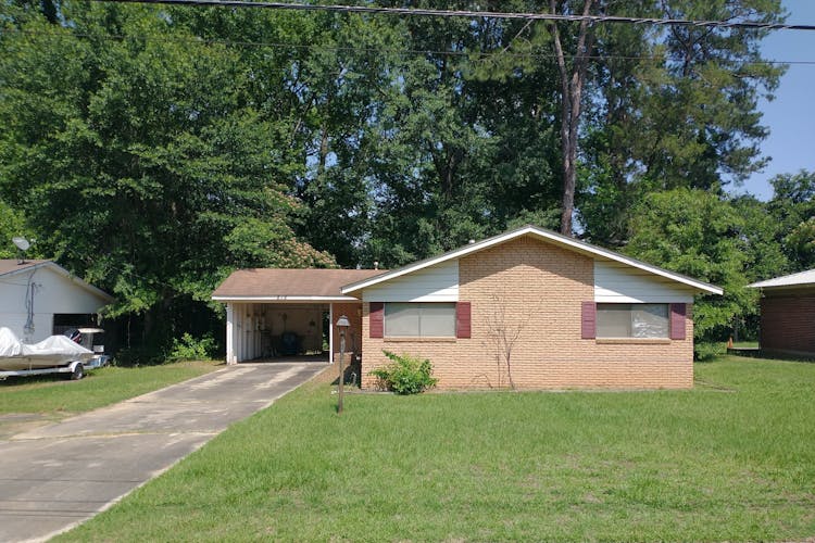 816s Spruce St Vivian, LA 71082, Caddo Parish County