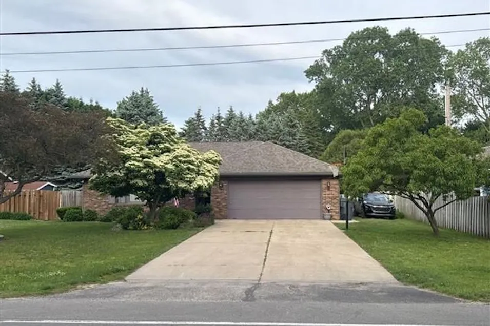 2835 Lincoln Ave Saint Joseph, MI 49085, Berrien County