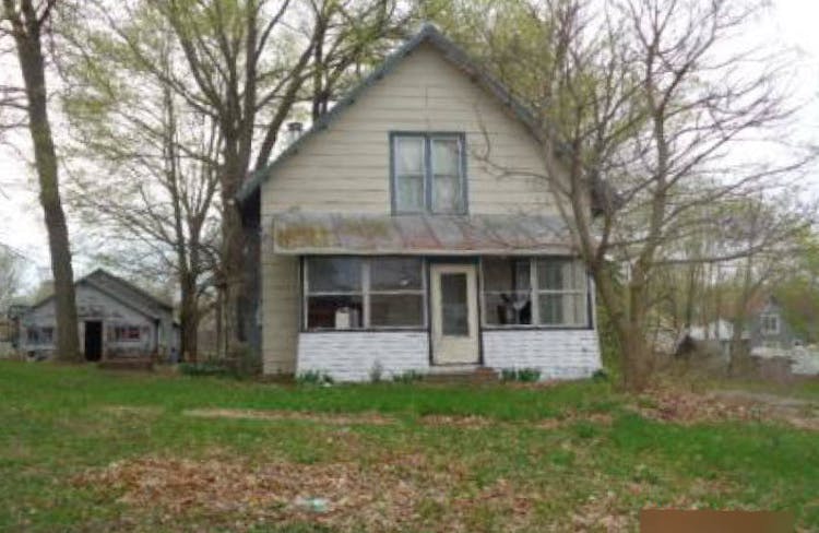 112 South Dwight Street Camden, MI 49232, Hillsdale County