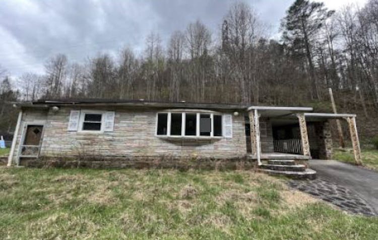 1325 Bearpen Creek Clintwood, VA 24228, Dickenson County