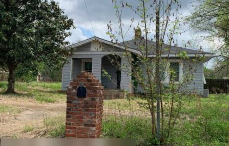 601 West Pettus Street Demopolis, AL 36732, Marengo County