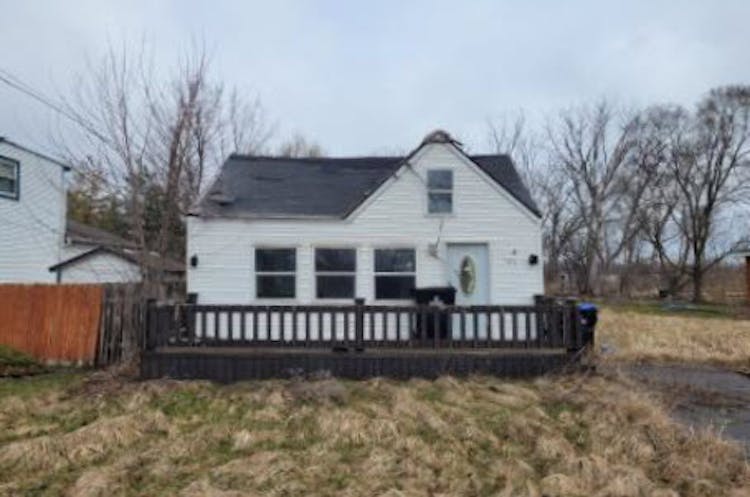 5104 West Westshore Drive McHenry, IL 60050, McHenry County